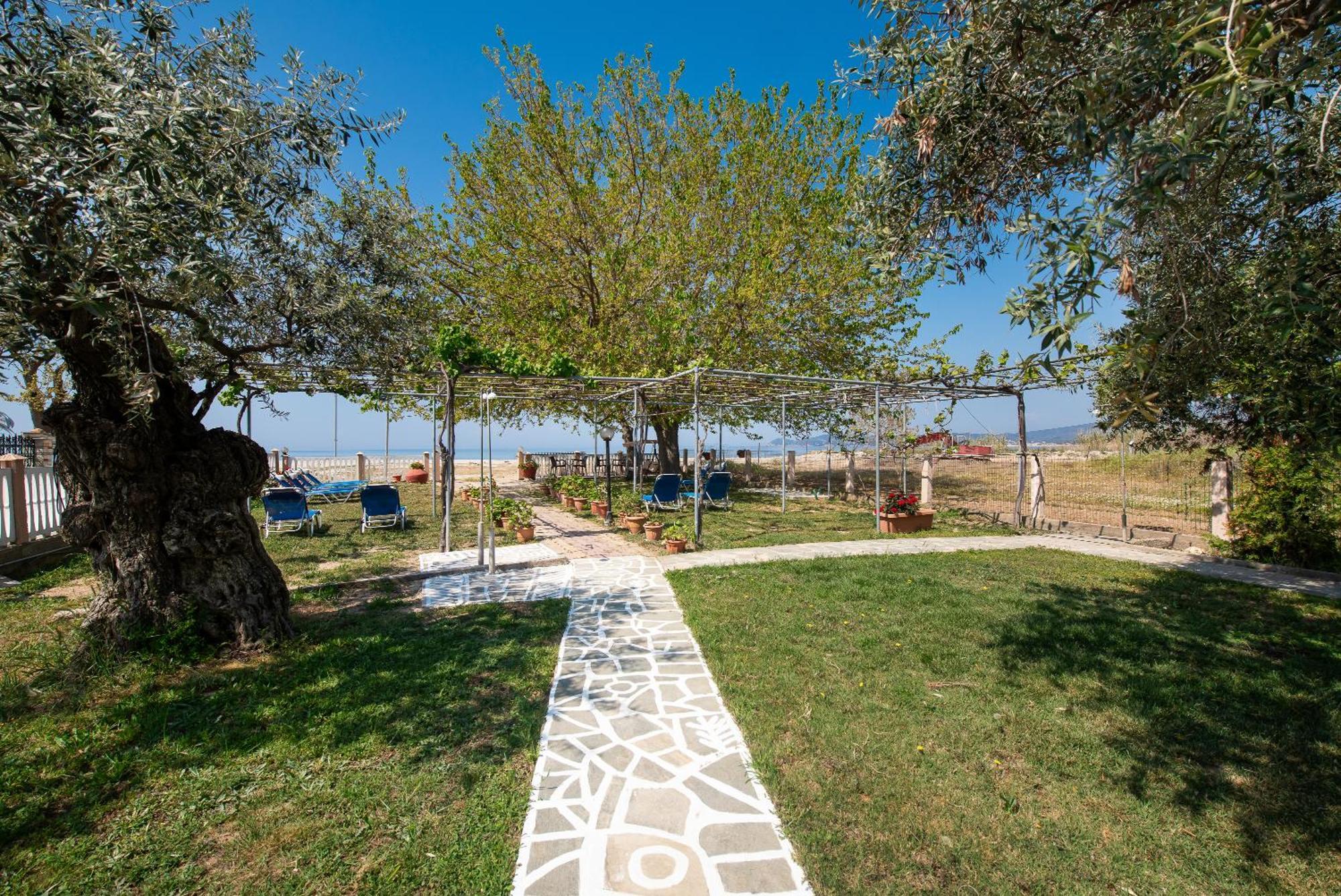 Olivento Beach Front Suites Potós Eksteriør bilde