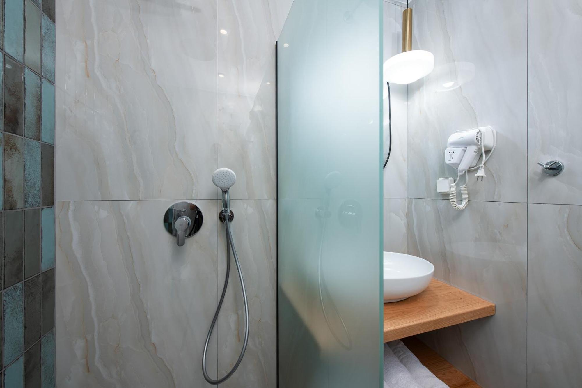 Olivento Beach Front Suites Potós Eksteriør bilde